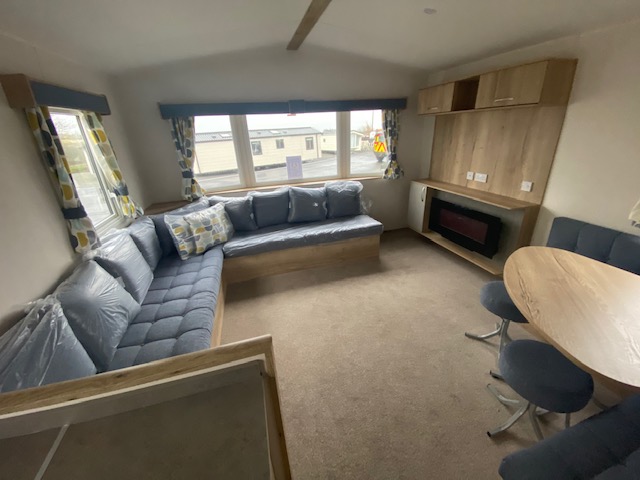 2021 Abi Goscar — lounge