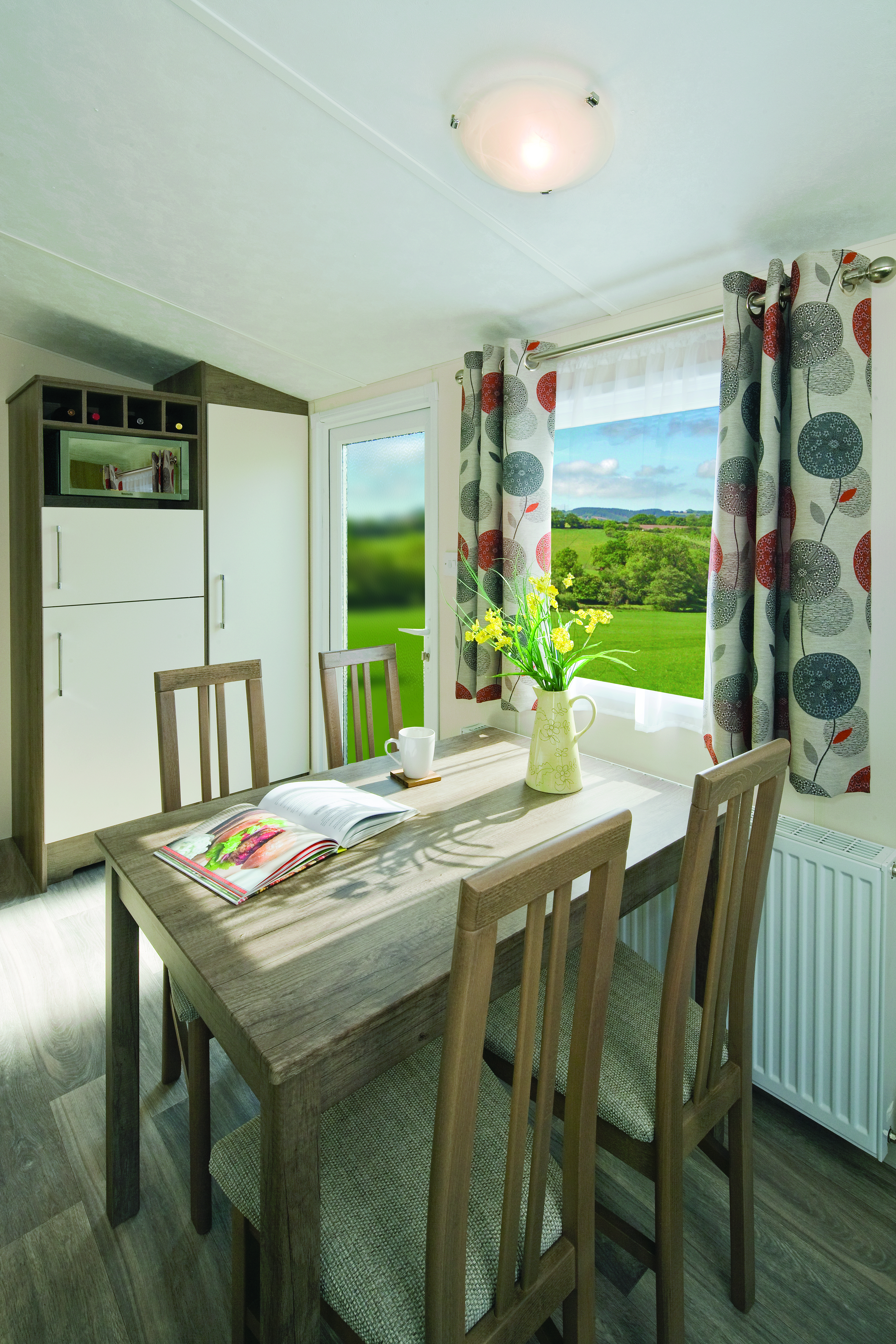 2020 Abi Coworth — dining area